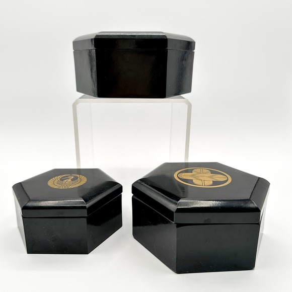Vintage Nesting Black Lacquer Finish Boxes Hexagon Gold Print Set of Three Japan - Picture 12 of 13